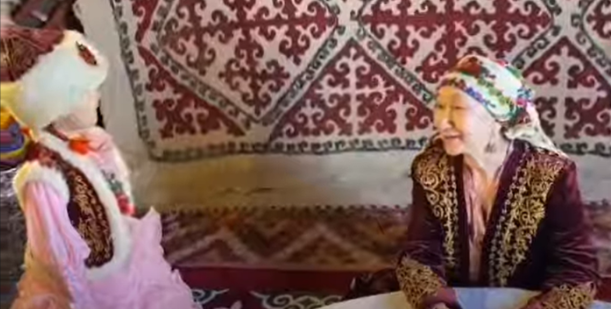 Қазақстан халықтарының мәдениетімен, салт-дәстүрлерімен таныстыру арқылы отбасы дәстүрлерін баулу